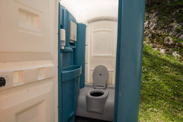 Portable Toilet Options We Offer in East Hampton North, NY